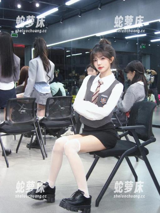 www.17下载指南：如何在瓜田中优雅前行，别摔倒哦