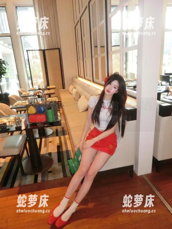 17c吃瓜直通线路，危机四伏的“热闻”引发无限联想！