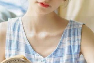 登录17吃瓜，似乎门口有个超级吸引的水果摊？