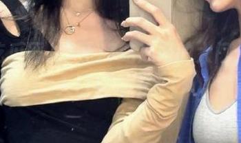 打开17吃瓜网的大门，啥？入口被吃了？！