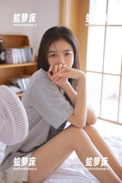 悠闲时刻，在线猫在51吃瓜，恰如娱乐的集会，无聊怎么敢靠近？