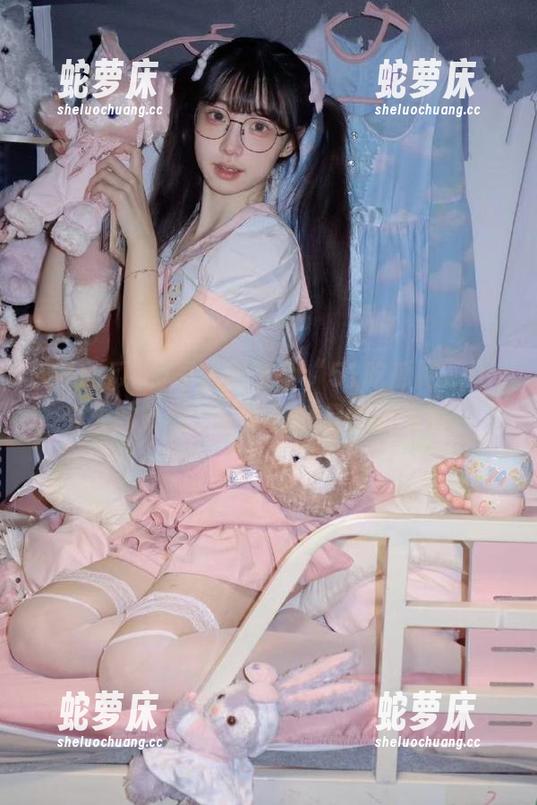 早餐吃了个“51吃瓜网”ios今天的新闻，午后果然是瓜的海洋！