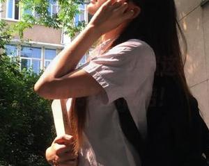 摊开手掌，收藏这条，下载51吃瓜网欢乐翻倍！