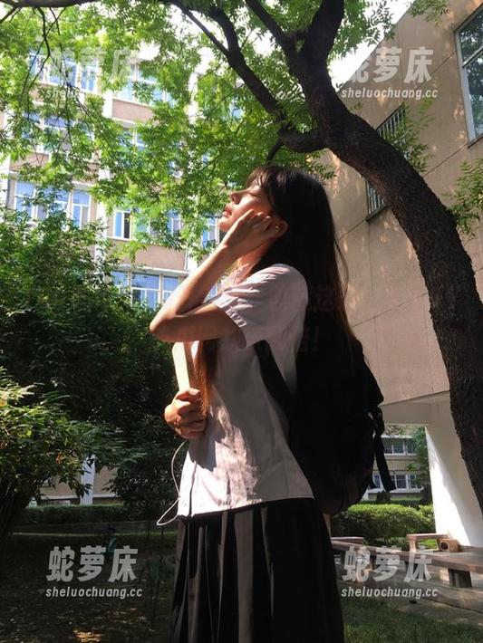 摊开手掌，收藏这条，下载51吃瓜网欢乐翻倍！
