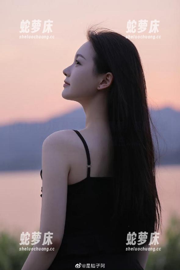 这是在观看51黑料，某种未知的欲望在心底悄然滋生......