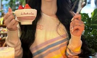 登录heiliao.su，沉迷于五光十色的坏消息中无法自拔…