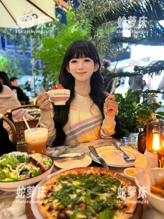 登录heiliao.su，沉迷于五光十色的坏消息中无法自拔…