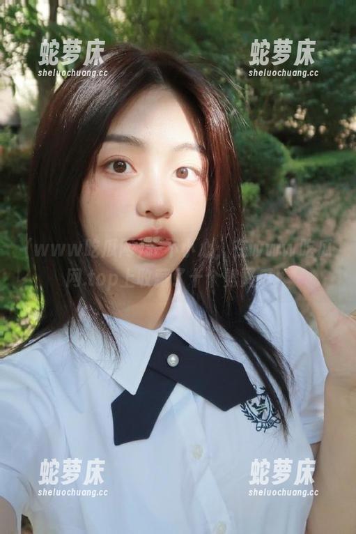 一不小心，在www吃瓜网.top上收藏了十个劈叉瓜！