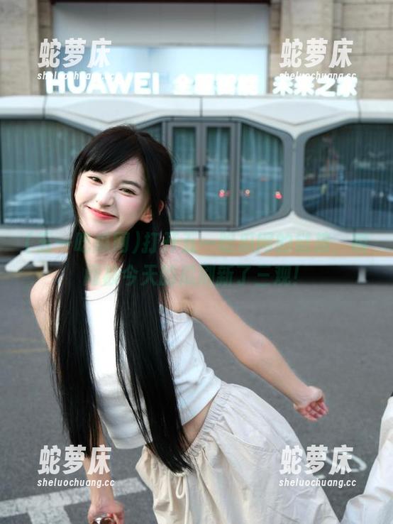 打开五一吃瓜网的链接，瞬间被今天的瓜刷新了三观！