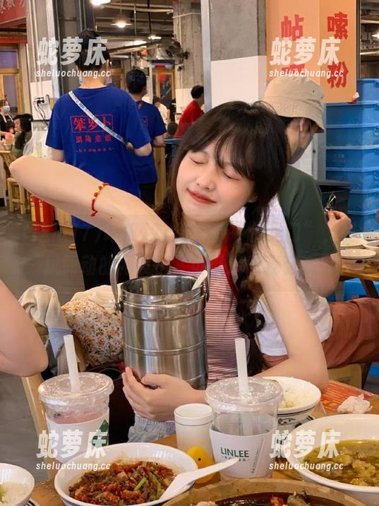吃瓜17c开辟新“传送门”，闻风而动的网友们，可以请叫我旁观者