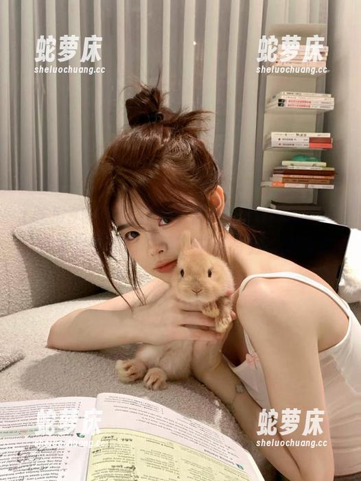 当我开始观看ccgg tv吃瓜91，我才终于明白“瓜”中还有另一重含义...