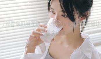 观看他们的互动，ccgg tv吃瓜91仿佛让我置身于一场现实剧中