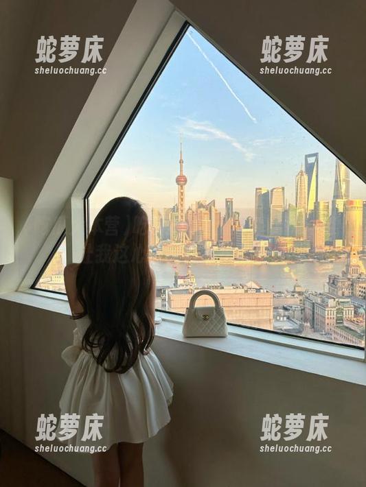 吃瓜大本营官网：最新八卦，让我这心脏又开始小鹿乱撞！