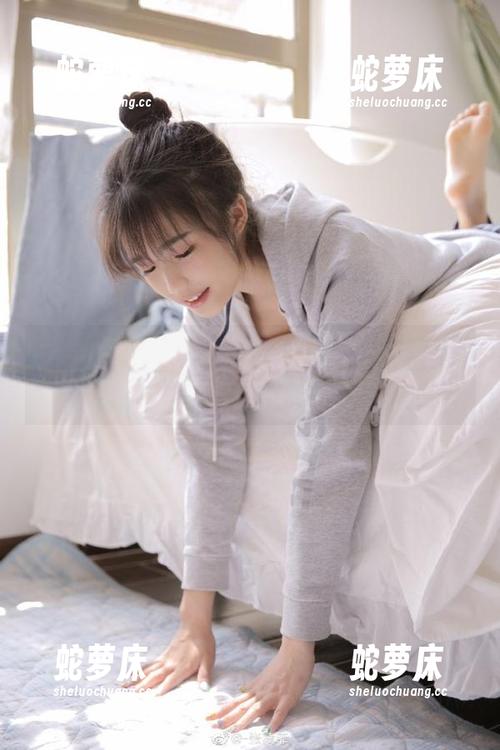 小心注意，资源在你左手边的吃瓜网盘，快来收集吧！