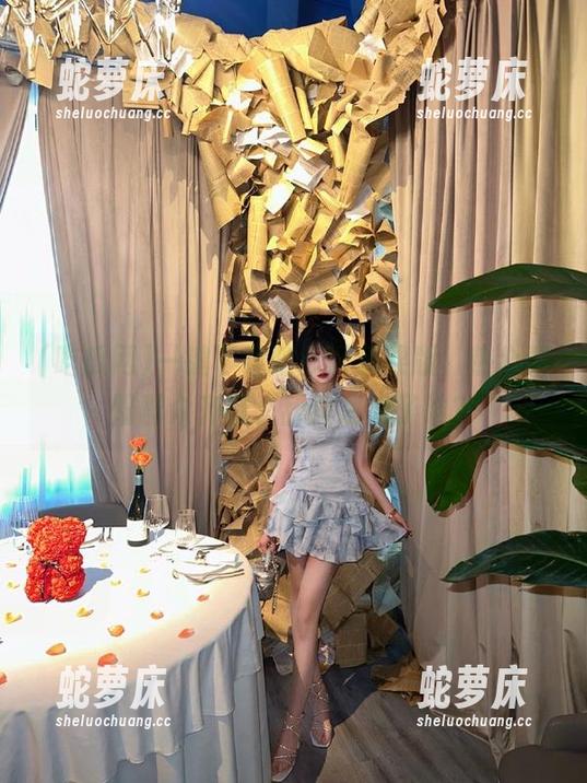 一键下载吃瓜网苹果版，热心朝阳群众齐聚，舔屏是为了谁？