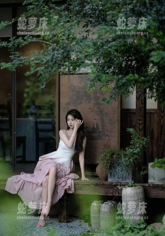 当“真实”变成了网红的奢侈品，iOS吃瓜网站在你身边静静观察。