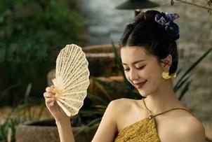 某条“吃瓜网红”线路，有点傻傻的，但真好玩