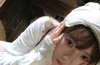 吃瓜论坛苹果版：一口下去，竟是柠檬味的酸爽！