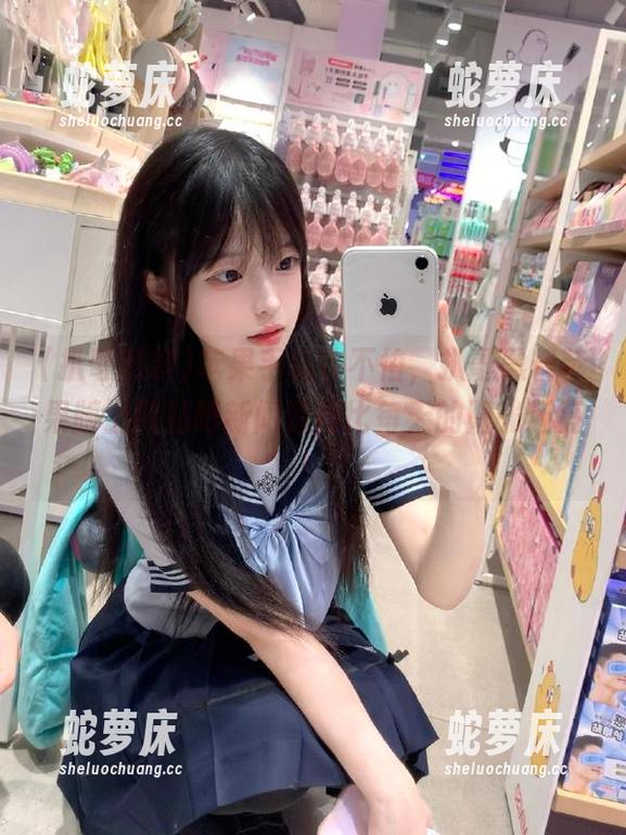 苹果手机也不怕，扒哥黑料苹果版上网贴吧新闻透得比每天的阳光还亮！