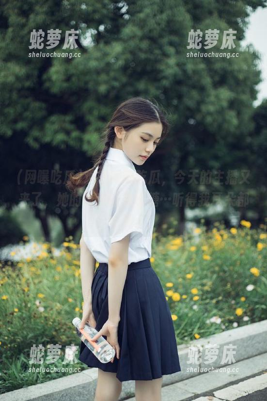 观看网曝吃瓜，今天的主播又来了，她的嗓音像是蜜糖…听得我耳朵都怀孕了！