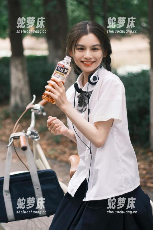 我的心情在观看网爆黑料时发现，无意中成了情节的评论员