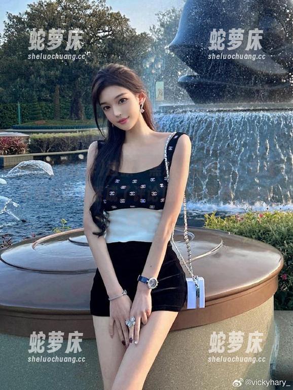 这款“黑料不打烊”，在线下载后我竟然成了评论区的板凳侠，心中窃喜！