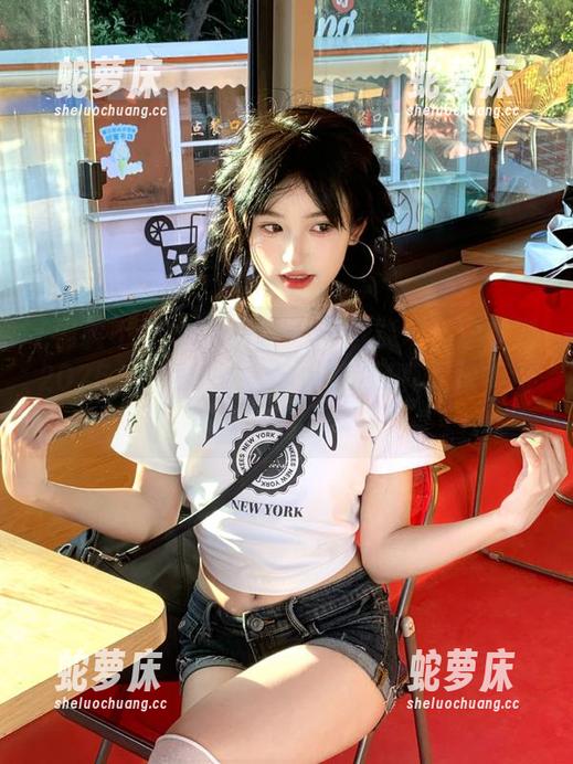 网页一秒钟就能带你穿越到2025，黑料不打烊,万里长征真是快得飞起！