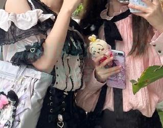 黑料社网页版，今天的瓜又要在线攀比了啊！