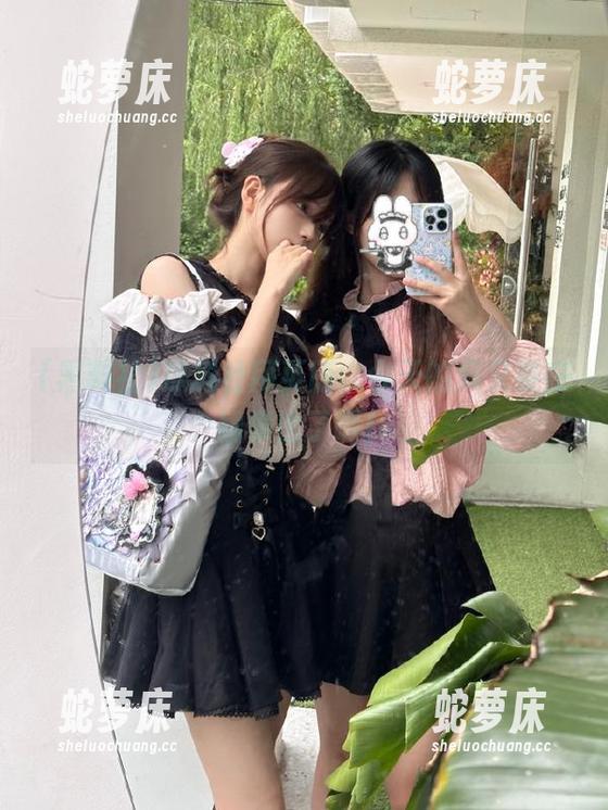 黑料社网页版，今天的瓜又要在线攀比了啊！